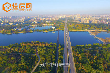 四实小附近东源庄园3室2厅2卫95万127.74m2出售